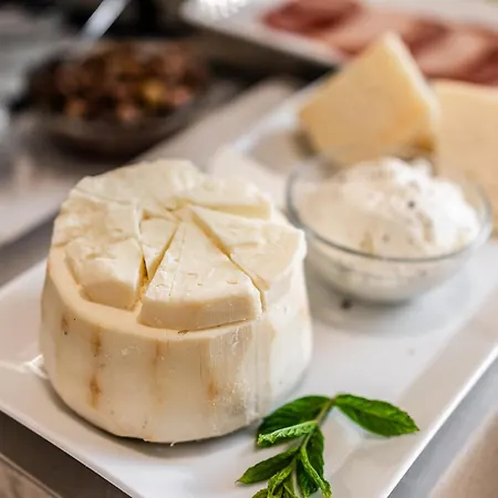 Majo Lägenhetshotell 4*