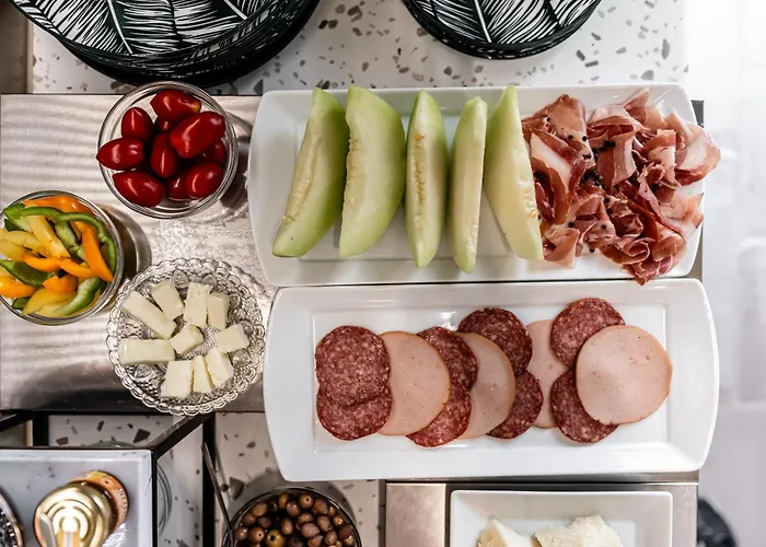 מלון דירות Majo 4*